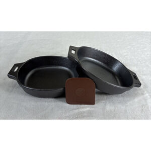 Pampered Chef 5.5" 14 cm. Two-Count Cast Iron Skillet Set #100250 / Open Box